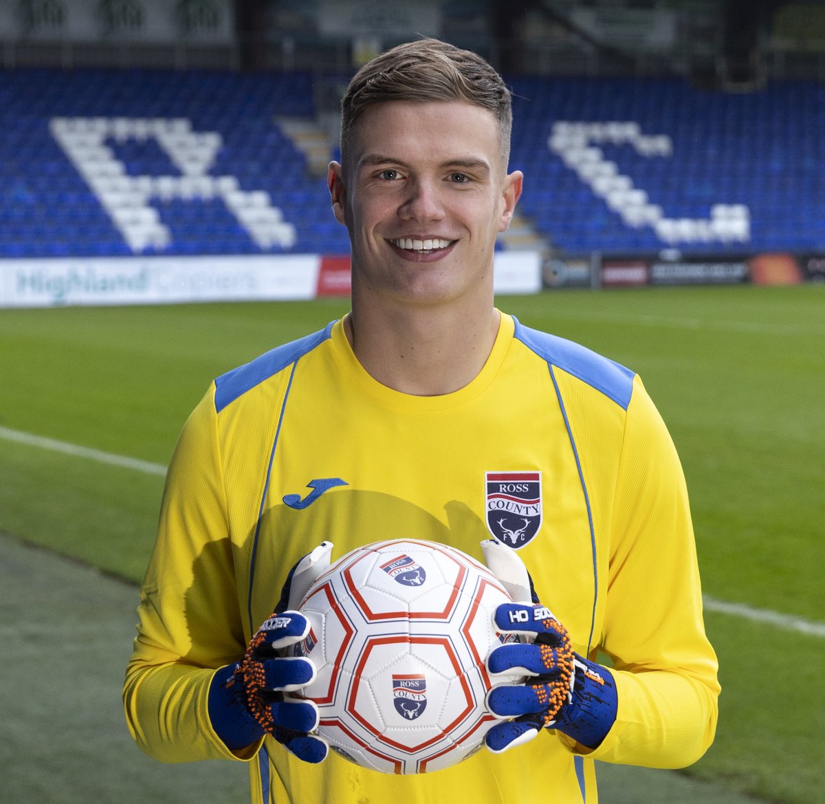 Ross County FC (@rosscounty) on Twitter photo 🧤Ross County FC can confirm the signing of highly-rated goalkeeper George Wickens on loan from <a href="/FulhamFC/">Fulham Football Club</a> until the end of the season.
22-year old Wickens spent the 21/22 season on loan at National League side Wealdstone FC, picking up two fans awards in the process. The 6 foot 🧤Ross County FC can confirm the signing of highly-rated goalkeeper George Wickens on loan from <a href="/FulhamFC/">Fulham Football Club</a> until the end of the season.
22-year old Wickens spent the 21/22 season on loan at National League side Wealdstone FC, picking up two fans awards in the process. The 6 foot