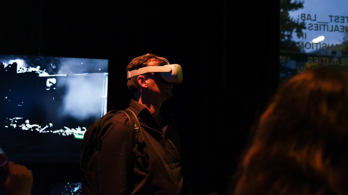 xrmust's tweet photo. "With virtuality, the most interesting thing is that you can make things that are not possible in our physical world." Eva Iszoro @Accidental_Cut #RealitiesInTransition
ENG https://t.co/GLUGF7hH9Z
FR https://t.co/fTMHEq18UK https://t.co/JnVO0oQ5n4