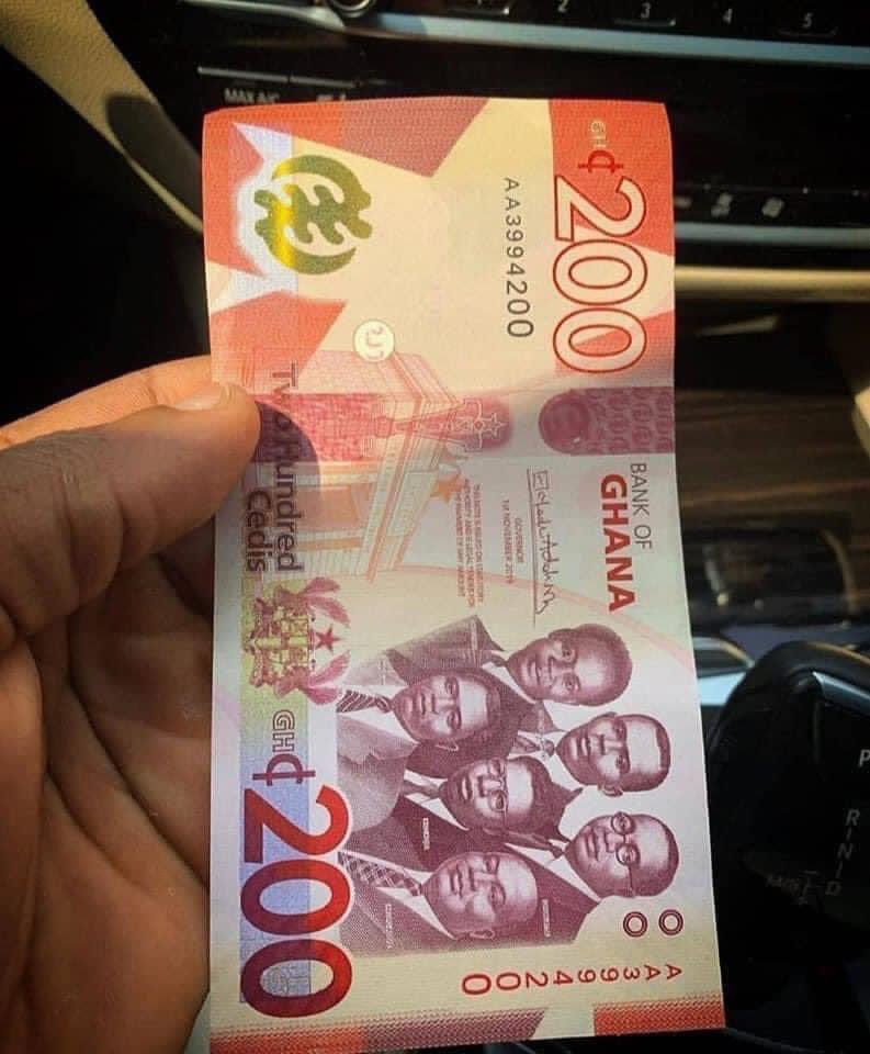 Kayjnr10's tweet photo. Every Ghanaian youth has this amount of money on him or on his momo wallet!!! https://t.co/fgsZGDGzz1