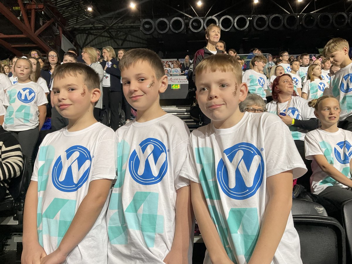 Glitter definitely makes you sing louder…