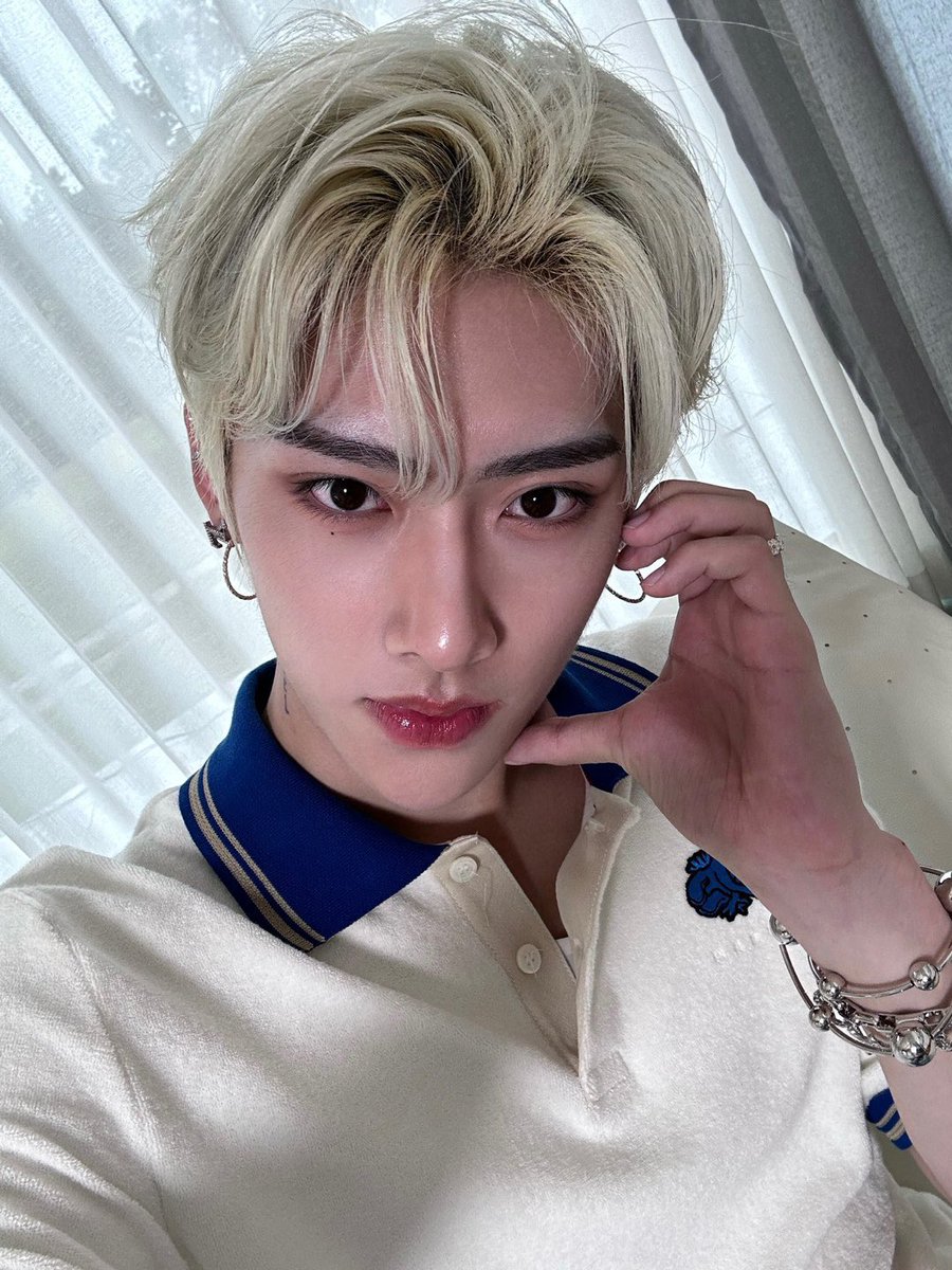 hourlycatricky's tweet photo. category is best ricky selcas https://t.co/00h3QafYjh