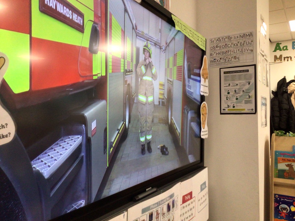BramblesEYFS's tweet photo. The children in Reception have had lots of fun with our new topic this week. We are learning about Superheroes and this week have focused on local heroes. We have been role playing, building models and watching lots of videos and reading books about our local heroes. #uw #eyfs https://t.co/8sQFXwEdrf