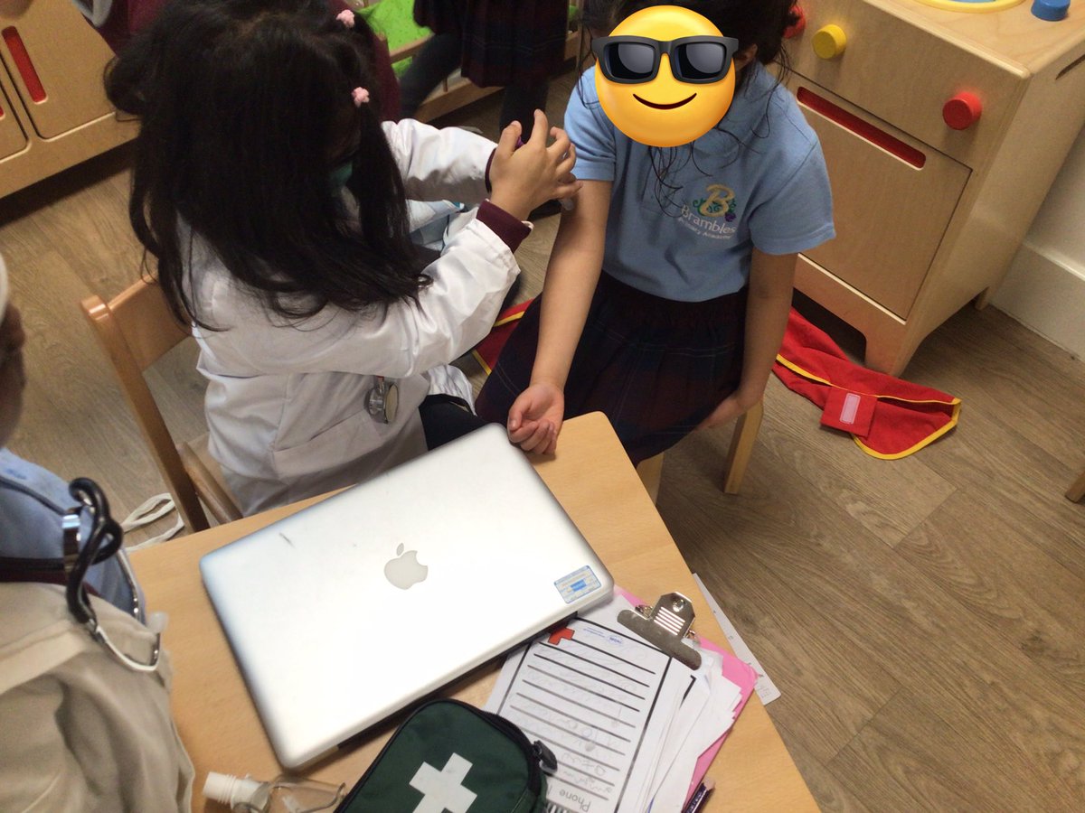 BramblesEYFS's tweet photo. The children in Reception have had lots of fun with our new topic this week. We are learning about Superheroes and this week have focused on local heroes. We have been role playing, building models and watching lots of videos and reading books about our local heroes. #uw #eyfs https://t.co/8sQFXwEdrf