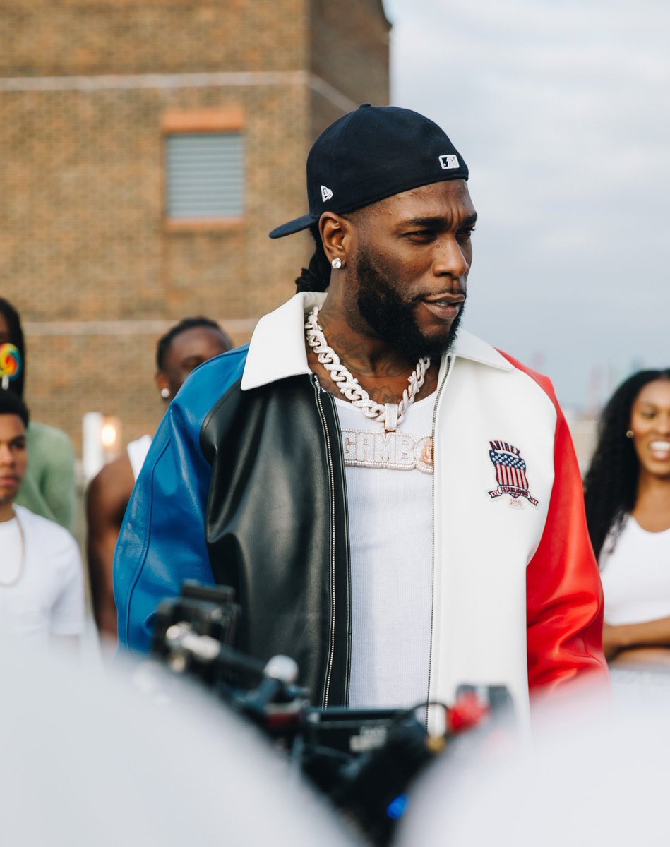AnkoreGirl's tweet photo. Which song made you love burna boy's music ?? https://t.co/nusr77eyNH