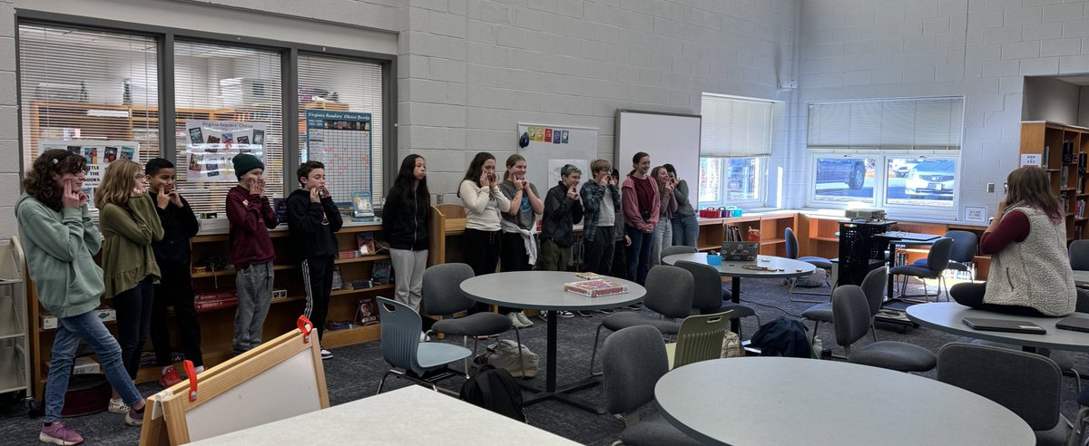 debbienotdeb's tweet photo. The amazing and lovely Ms. Loy trains our Hawk News anchors to warm up, be excited and enunciate!  We are the first people our students see every day. Moving beyond reading the news to being excited! @HerndonMiddle https://t.co/GaJlhZIlp3