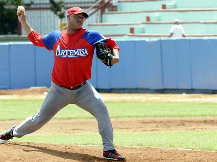 Los Cazadores de Artemisa tienen la posibilidad de completar hoy la  barrida ante Industriales en una de las semifinales de la liga élite  cubana de béisbol.<a href="/CAvilaRadio10/">Emisora Surco</a>