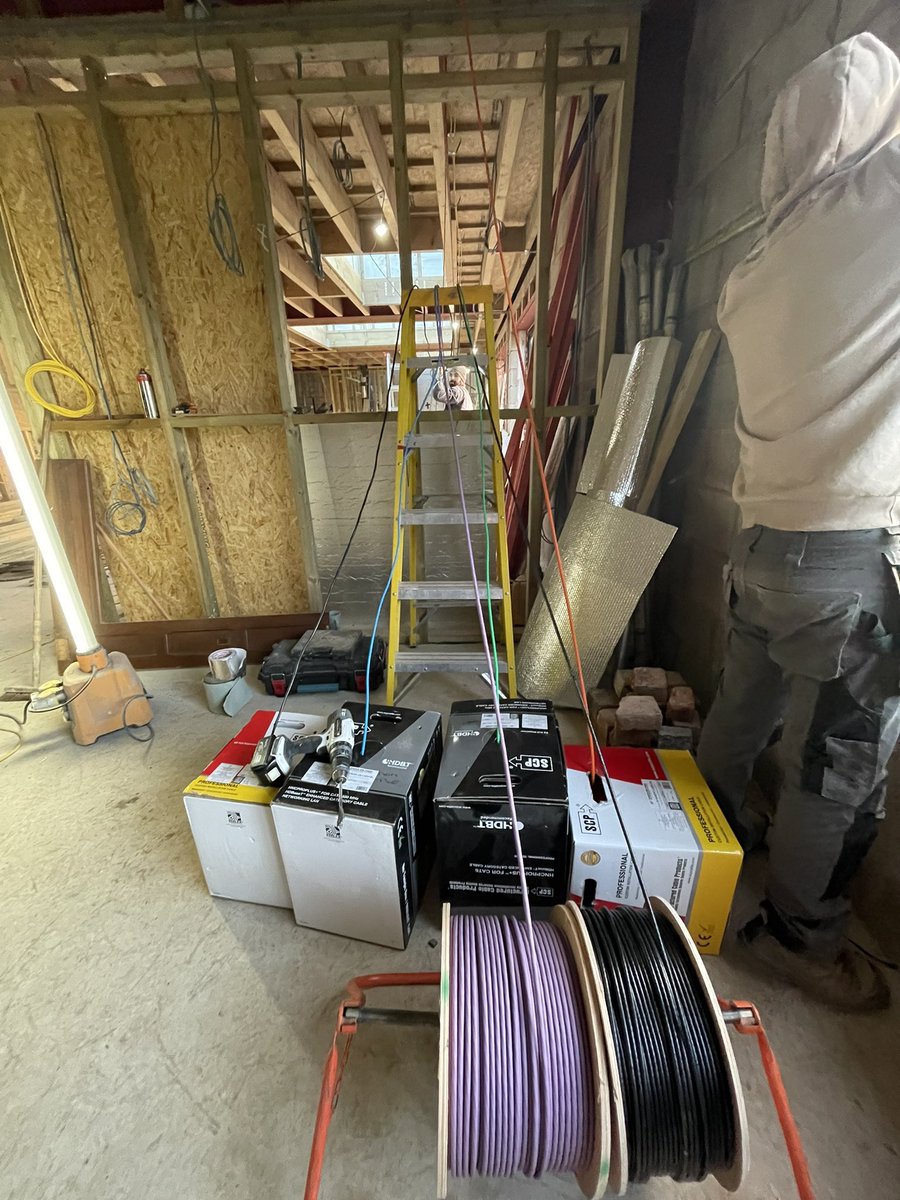 SolutionsEM's tweet image. Cable pulling in day …. First fixing for smart lighting and sub mains 💪#barnconversion #electrical
