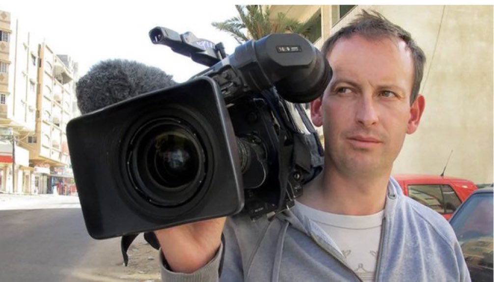 fabientormos's tweet photo. 11 janvier 2012, Gilles Jacquier perd la vie à Homs en Syrie en faisant son métier de journaliste. Pensées éternelles pour sa famille et ses amis. https://t.co/Sn7oUSswhF