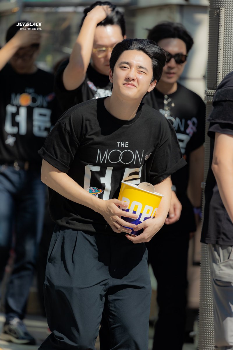 JETBLACK0112's tweet photo. 경수야!! 
생일축하해!!!!!!💜💜💜

#해피_됴데이_2024
#WinterStarKyungsooDay https://t.co/HtGnYwvQWf