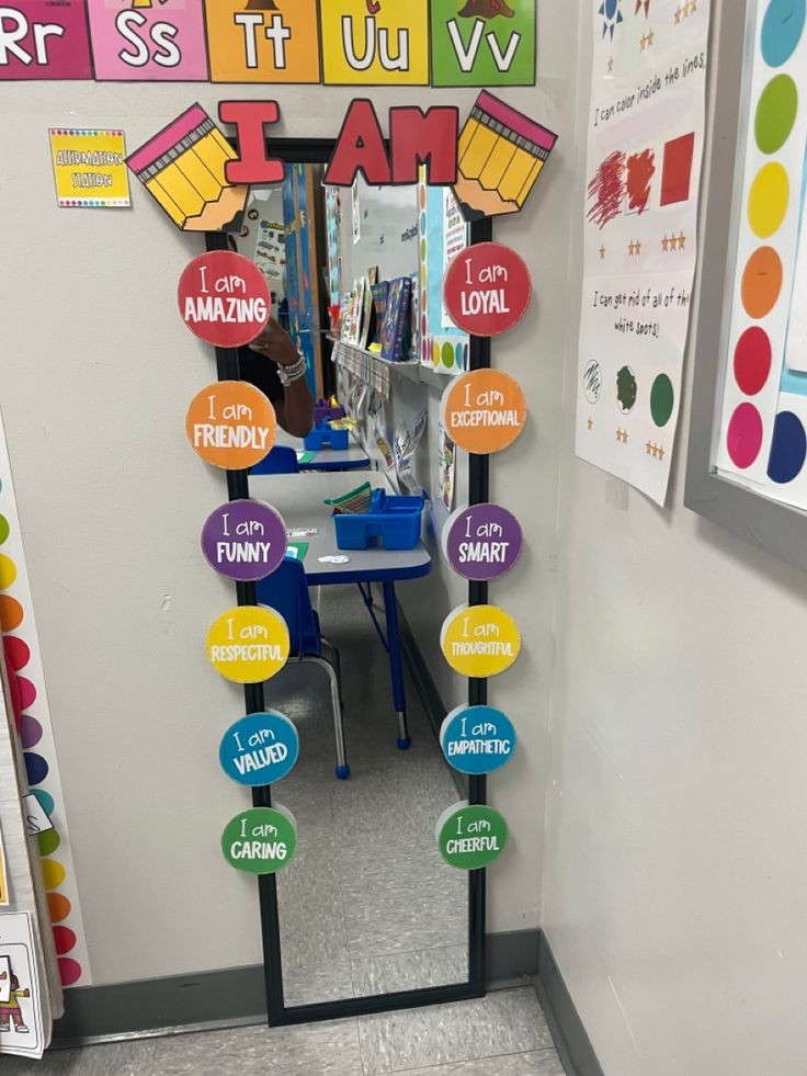 vanessamajesty's tweet photo. I searched decoration for classroom on pinterest, but I never saw any like this when I was in school. What an amazing teacher who teach about affirmation since early age 👏 https://t.co/BFkXSHyhtA