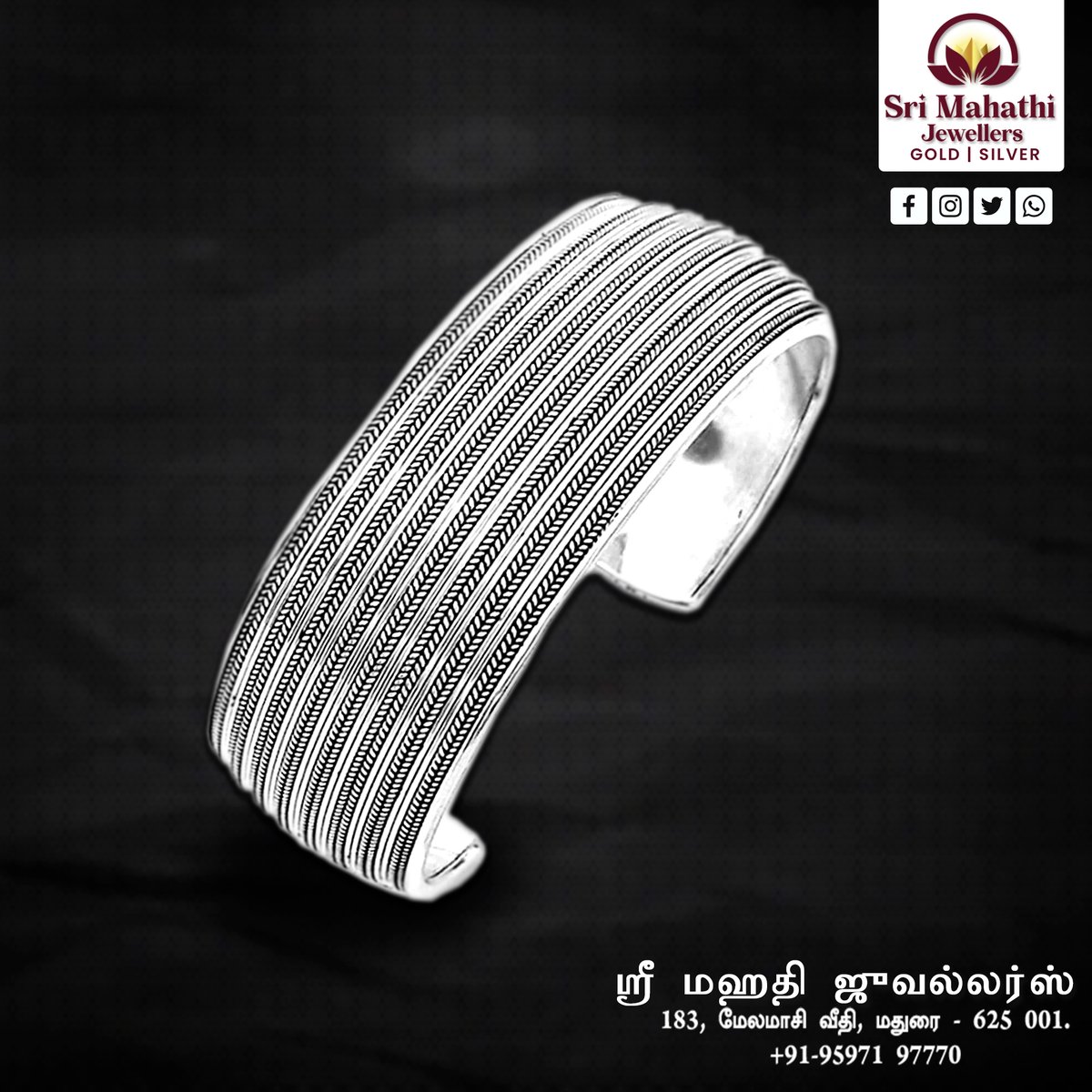 srimahathimdu's tweet image. Sterling Silver Wide Cuff Bracelet, Silver Statement Cuff Bangle from the house of Sri Mahathi Jewellers - Madurai.
#silvercuffbangels #silverbangles #silverbracelets #silverbracletcollections #silverbracletforher #SriMahathiJewellers #SriMahathiJewellersMadurai