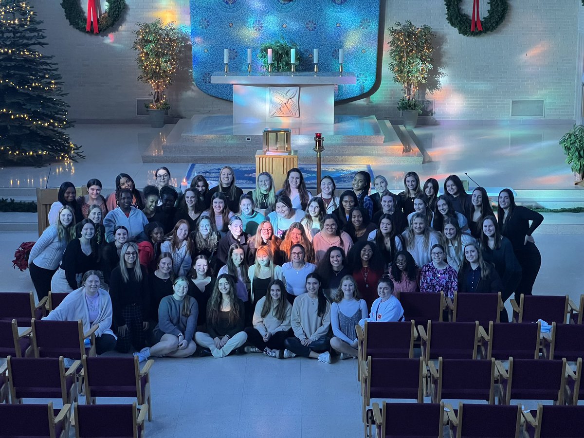 missfrikken's tweet photo. Asking for prayers for our Regina girls and the chaperones as we leave for Kairos V today. 💙 #livethefourth https://t.co/uzVQtN5WY6