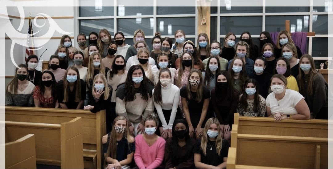 missfrikken's tweet photo. Asking for prayers for our Regina girls and the chaperones as we leave for Kairos V today. 💙 #livethefourth https://t.co/uzVQtN5WY6