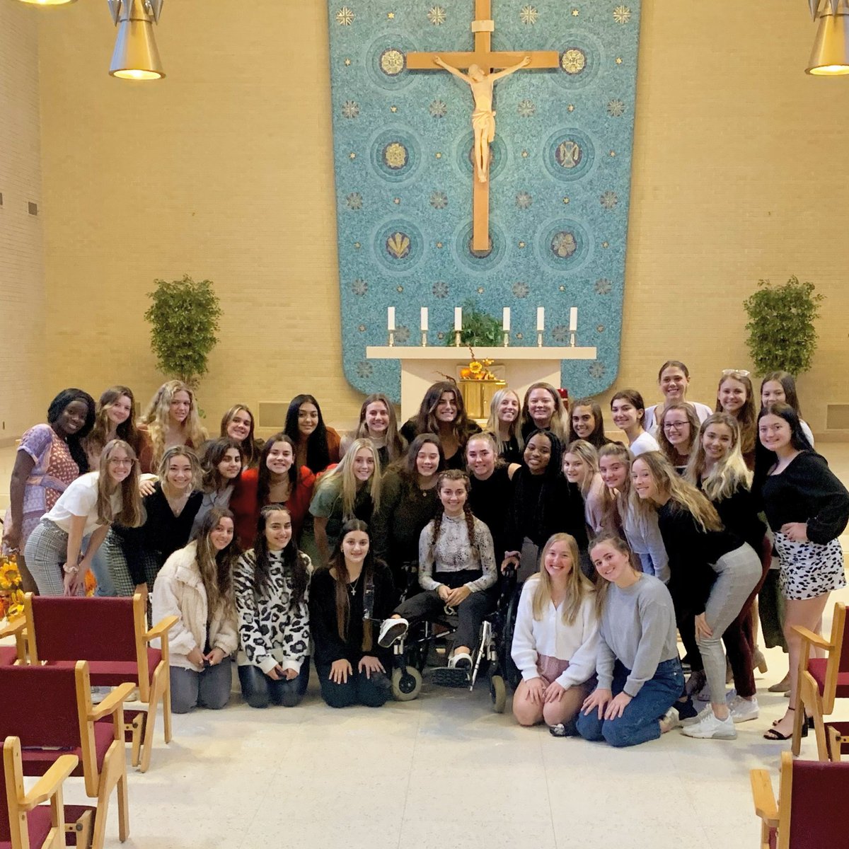 missfrikken's tweet photo. Asking for prayers for our Regina girls and the chaperones as we leave for Kairos V today. 💙 #livethefourth https://t.co/uzVQtN5WY6