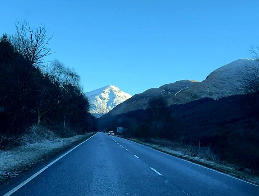 Jackie7681's tweet image. From Sunshine to Icicles...Scotland is a stunning wee place 👌🏔🏴󠁧󠁢󠁳󠁣󠁴󠁿☀️💚 #restandbethankful #lochgoilhead