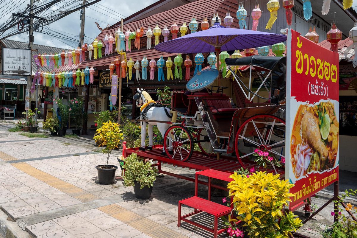 This could well be in the North of Thailand but it’s here in Hua Hin. We know where to find the best food #thaifood #foodtours #Thailand