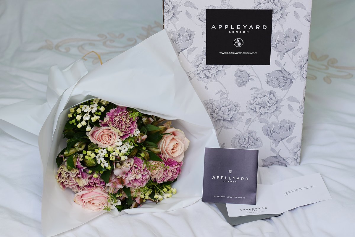 TheListOffers's tweet photo. 🌹Receive 20% off Valentine's Day bouquets at Appleyard London @AppleyardLondon: https://t.co/iIWQ74hcD2 https://t.co/6QemhOFvkH