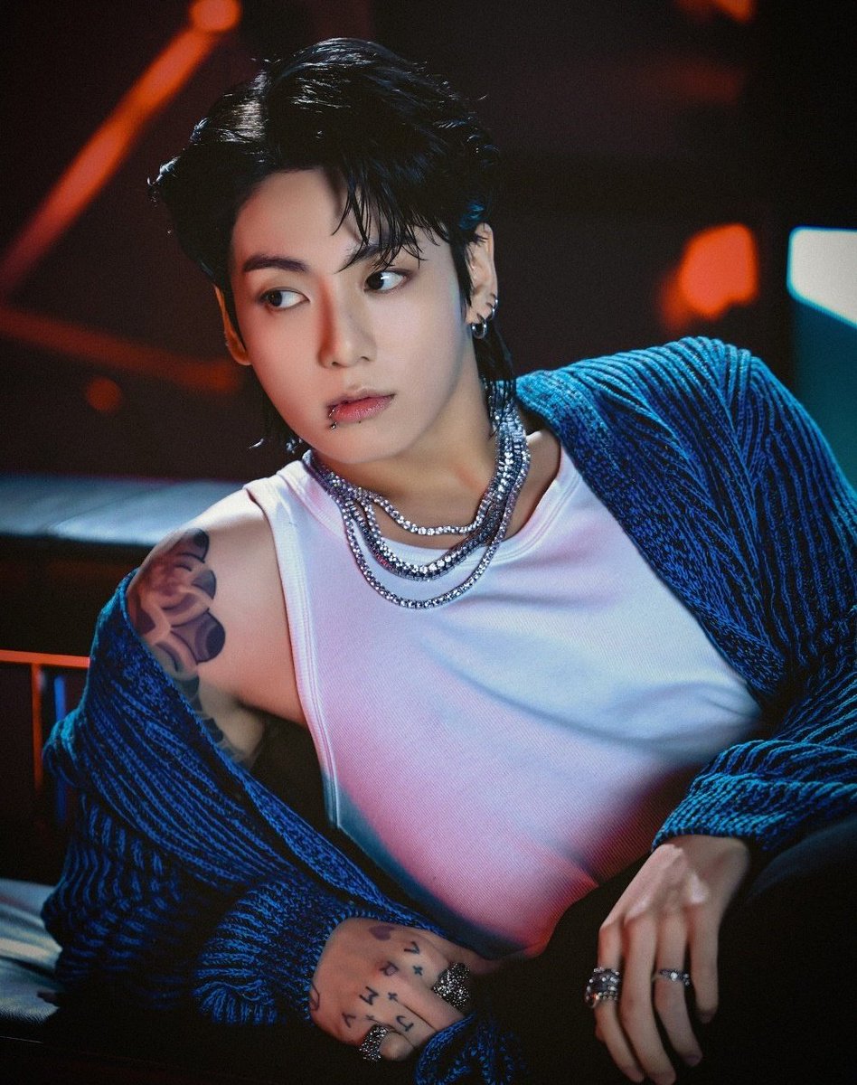 myglosshy's tweet photo. — ATENCIÓN: Tenemos nuevas votaciones en los “People’s Choice Awards”, JUNGKOOK ha sido nominado en CUATRO categorías. ARMY pasa a dejar tu voto usando todas tus cuentas ¡Votar es muy fácil! #JUNGKOOK

• DA RT PARA DIFUNDIR+ INFO ⤵️ 
(https://t.co/88mhw2fhQP) https://t.co/QXiXf3yEW9