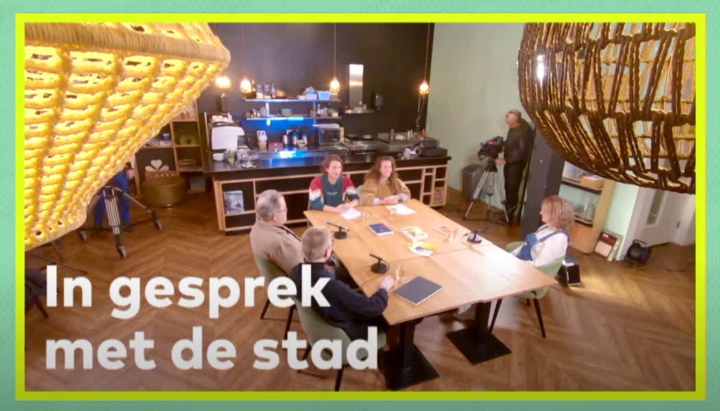 rtvdordrecht's tweet photo. Het zijn weer koude wintermaanden in Dordrecht. Welke tips en adviezen op  gebied van energiegebruik kunnen ons tegen de vorst beschermen? Of hoge  energiekosten besparen? Wat is een radiatorventilator? Dat alles in 'in gesprek met de stad'.
https://t.co/buq6sI9zL5 https://t.co/tV1IuWrKBm
