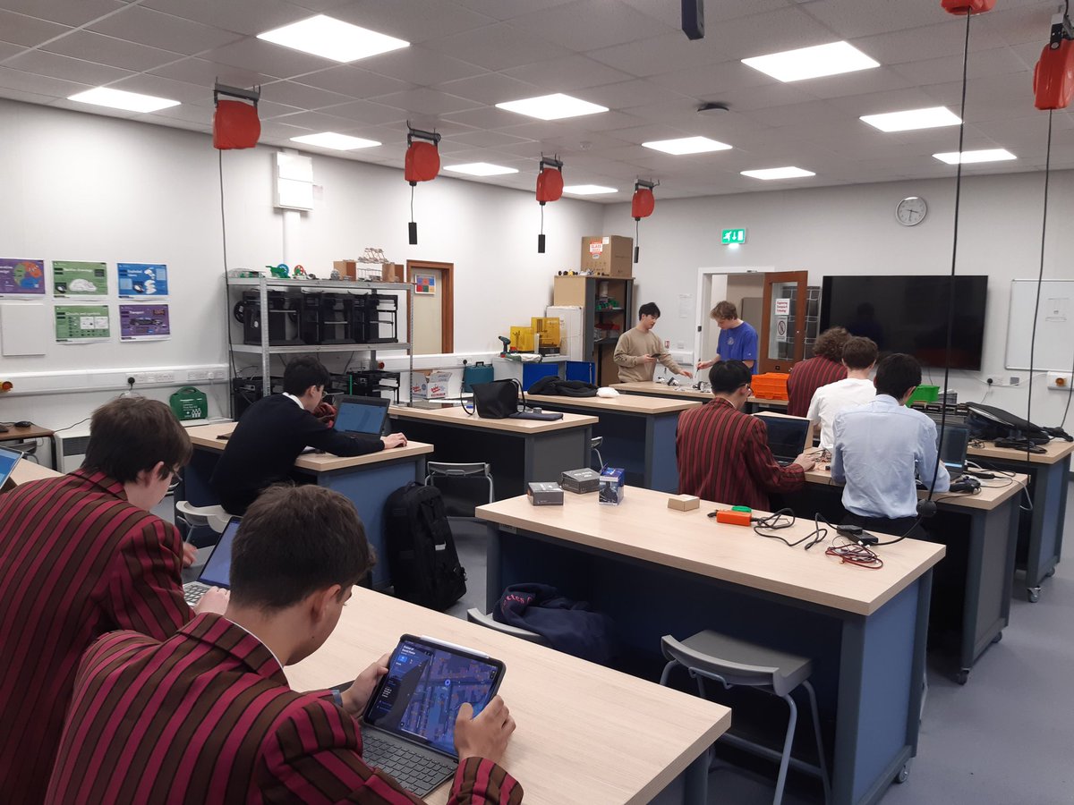 FettesRobotics's tweet photo. Fettes Robotics update - 8 weeks to the competitions! We have progress on all fronts: innovation project, fundraising, and of course, the ever evolving robots themselves. https://t.co/xlErNl7OuG