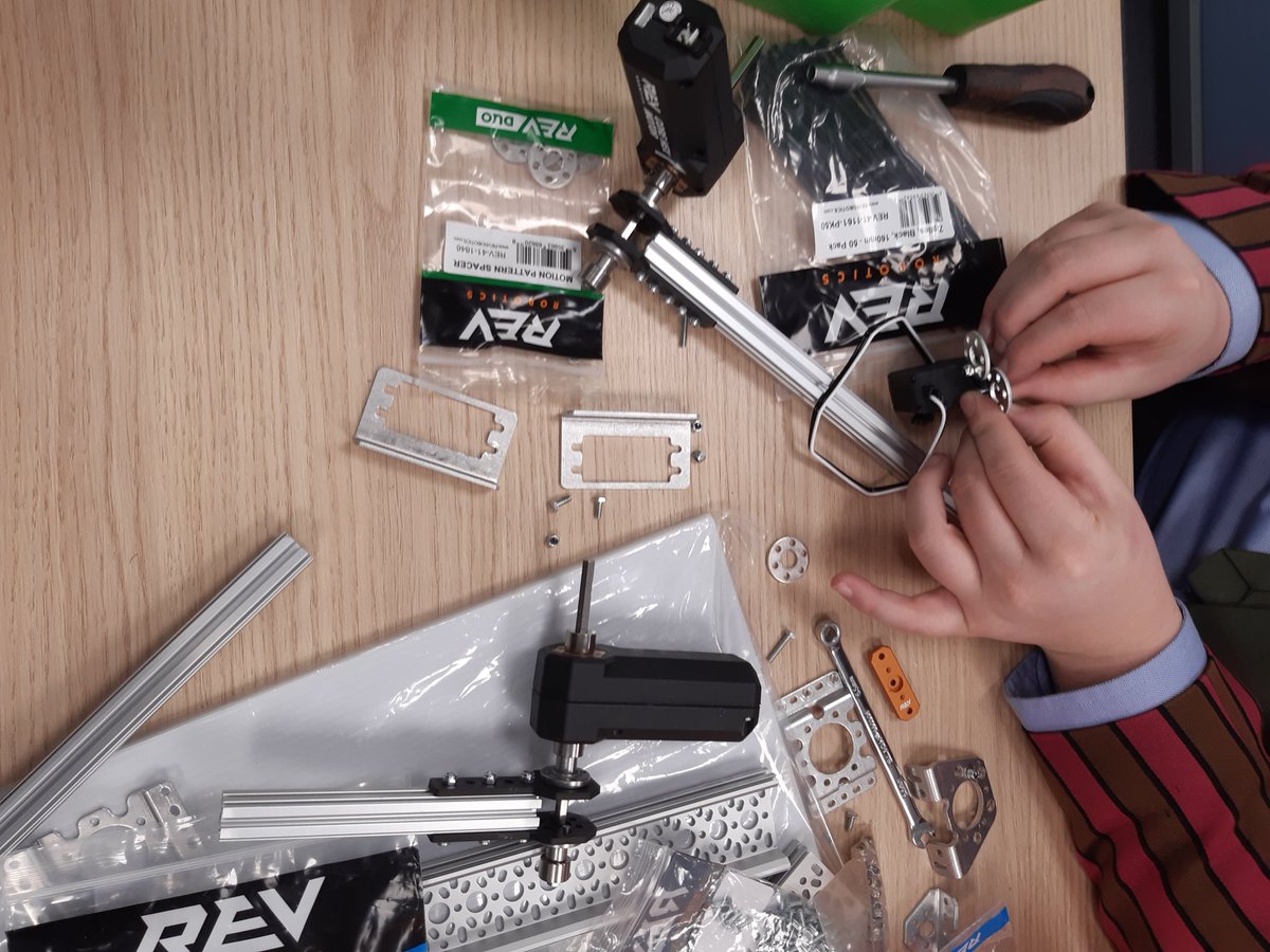 FettesRobotics's tweet photo. Fettes Robotics update - 8 weeks to the competitions! We have progress on all fronts: innovation project, fundraising, and of course, the ever evolving robots themselves. https://t.co/xlErNl7OuG