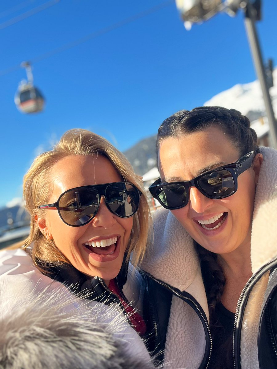 She might have had a ski injury in the first 5 minutes of being on the slopes but she still smiled! #acl #injury #bestie #skiing #verbier #friends