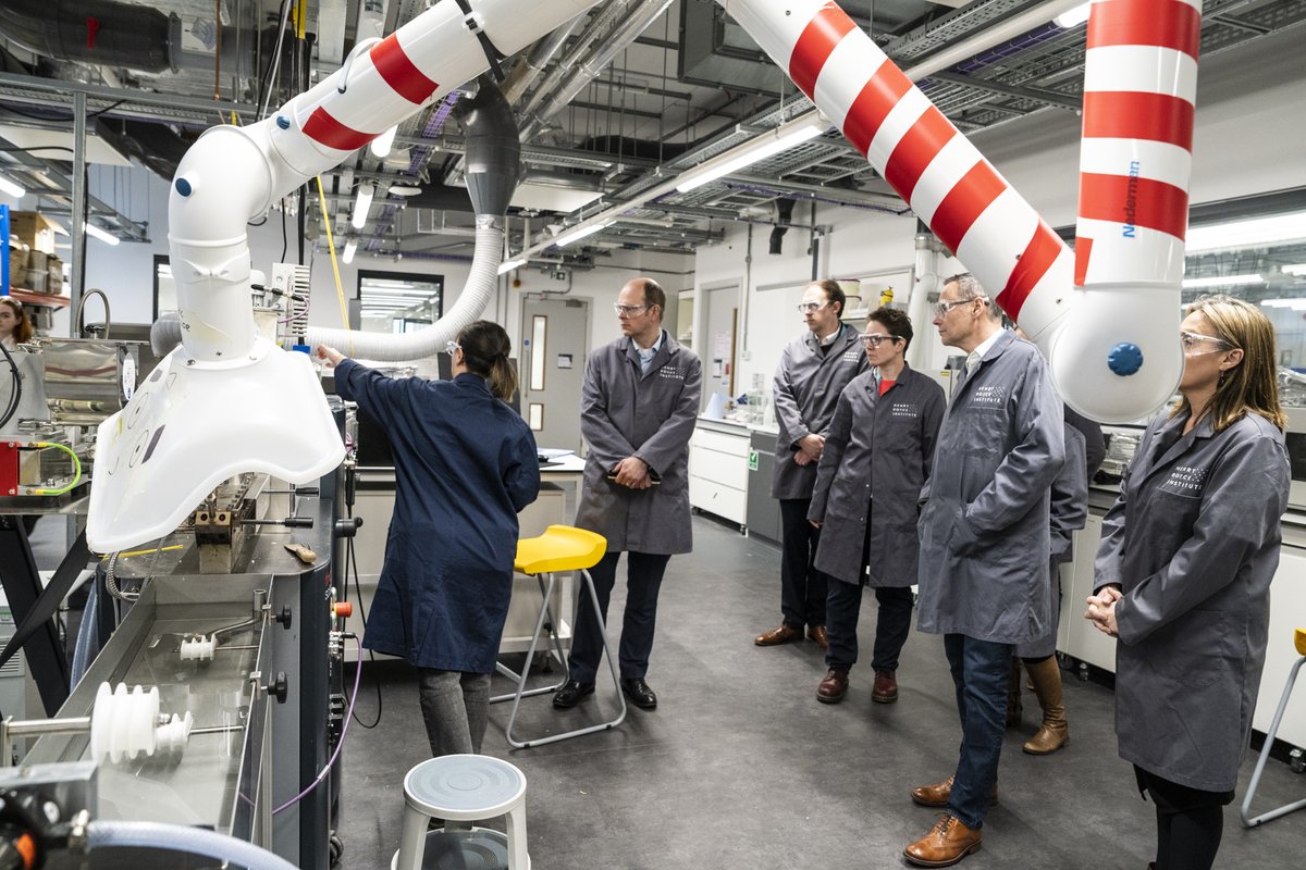 RoyceInstitute's tweet photo. Next, the group toured some of the Hub’s cutting-edge facilities, including @SMI_Hub, seeing first-hand how Royce supports the implementation and development of game-changing materials with applications across sectors as varied as #manufacturing, #energy, #transport and #health https://t.co/bBoJDWID21