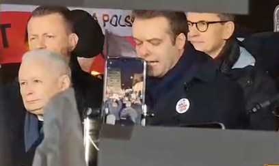 Paablos_'s tweet photo. Biedni przegrali wybory, to teraz będą robić strajki i mówić że Tusk łamie prawo i konstytucje i oni się na to NIE ZGADZAJĄ X D hipokryzja w chuj #ProtestWolnychPolakow https://t.co/GiENCnsbbL