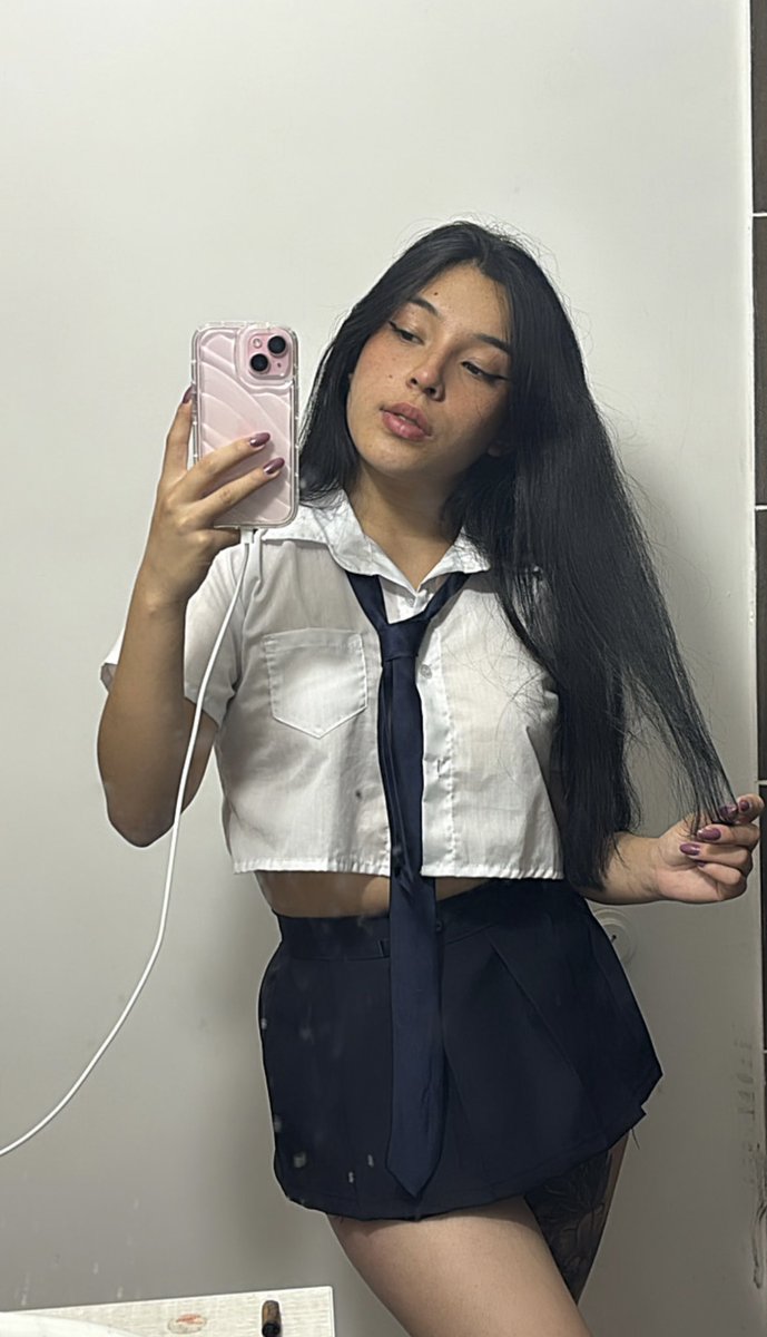 sofiaakitty's tweet photo. Be honest am I cute ? https://t.co/Te1RUIRsS4