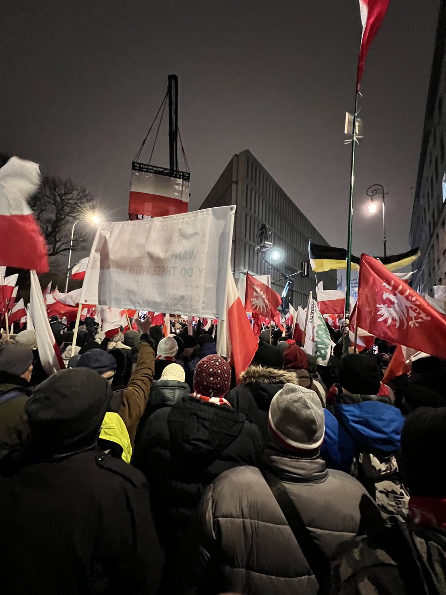 WojtekChodorek's tweet photo. #ProtestWolnychPolakow https://t.co/cvEuRRqLEW
