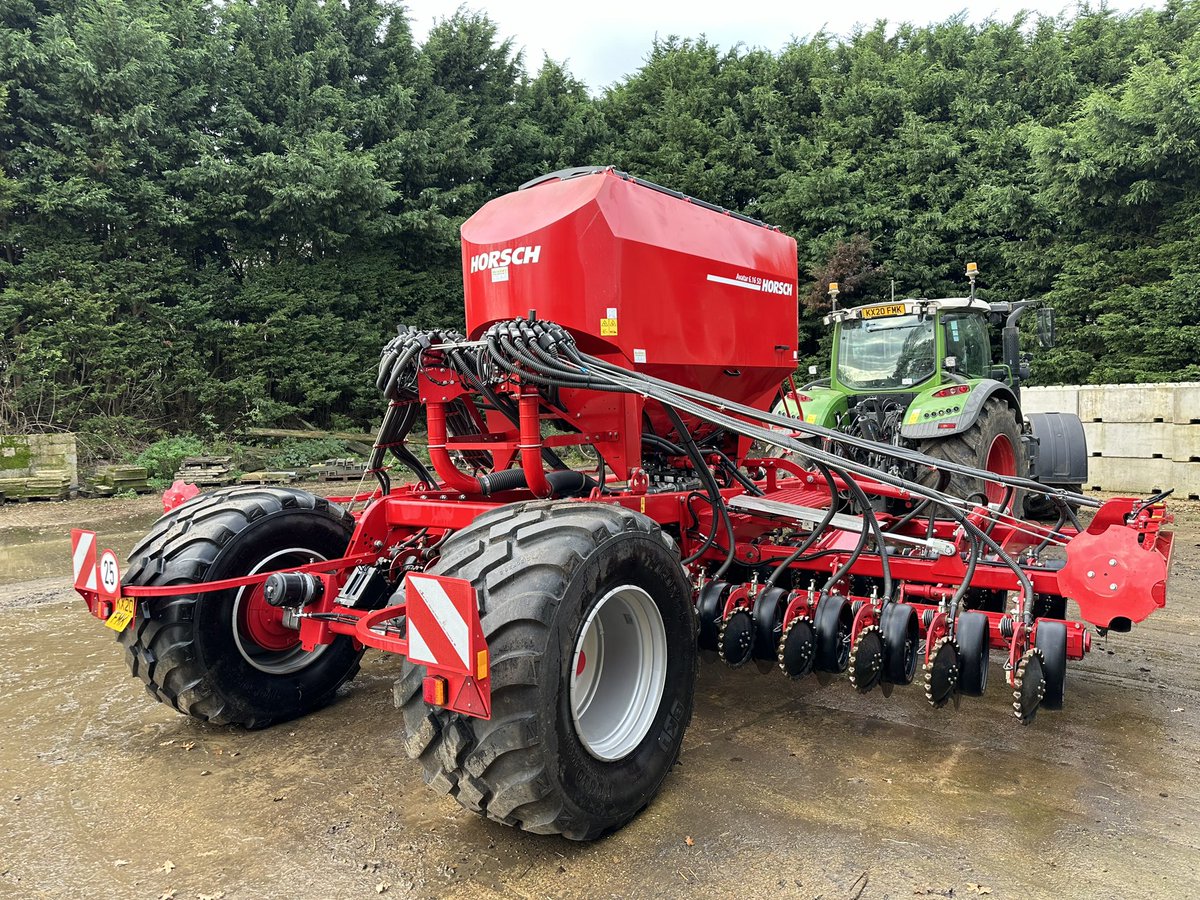 Mark Hall tweet media