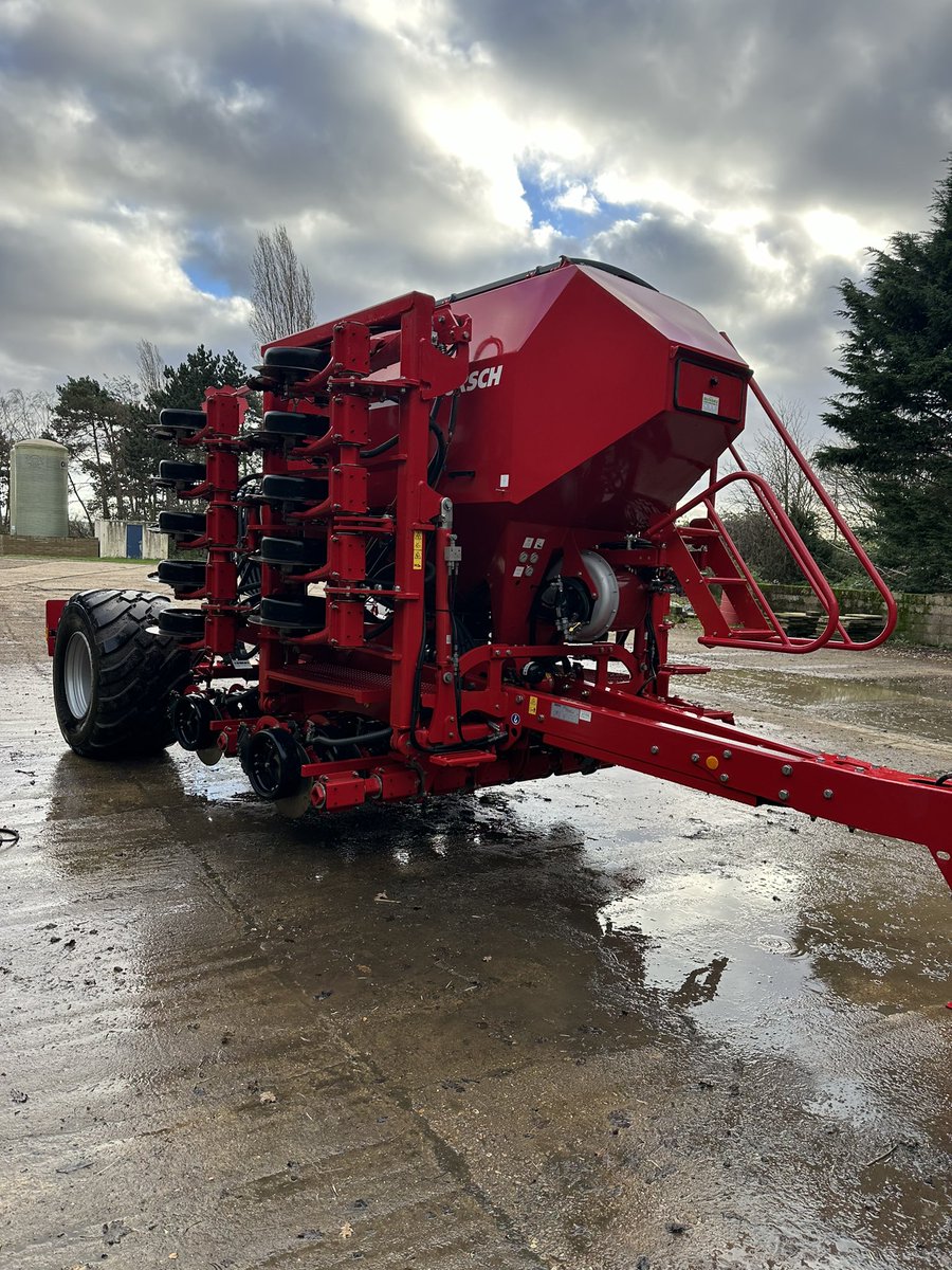 Mark Hall tweet media