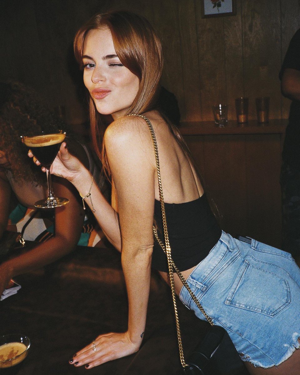 AnnaPenaMusic's tweet photo. These were taken by someone I had to block but they were cute so…🤷🏼‍♀️ 📸 #film #35mm https://t.co/ocNUoNkNHw