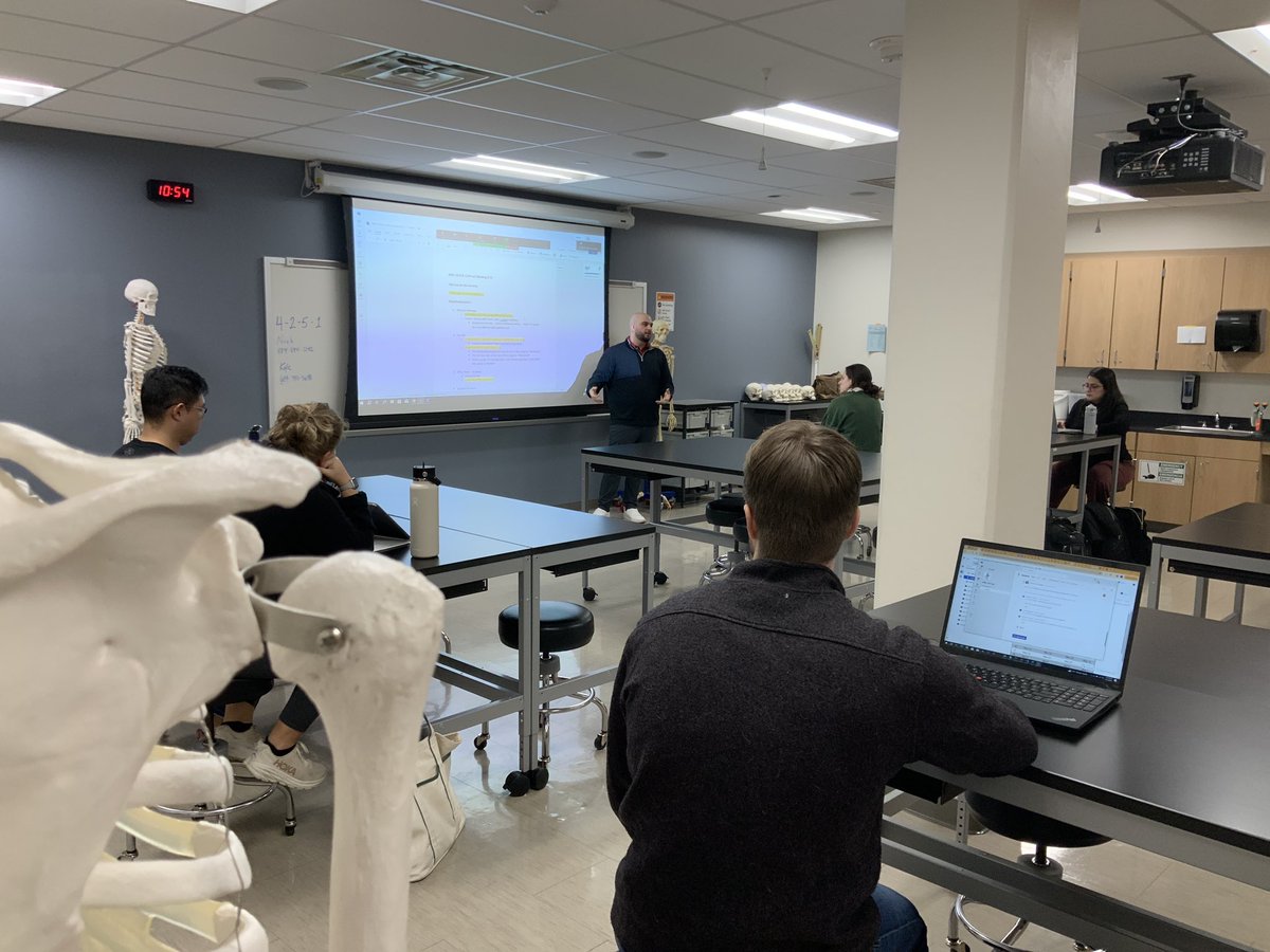 TempleAP's tweet photo. Getting prepped for the start of spring classes. See you in just a few days students! #thursdaymorning #Thursdaymotivations @KylePHarrisATC @mirabitoATC https://t.co/10PBB2Juvb