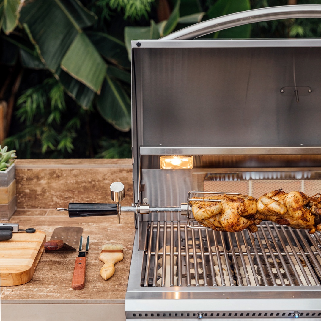 Woodland_Direct's tweet photo. Upgrade your outdoor menu with the Summerset Sizzler Pro Built-In Gas Grill to whip up whatever you're craving, day or night.

https://t.co/5rcQEdB5Kk https://t.co/rH9QfE1E06