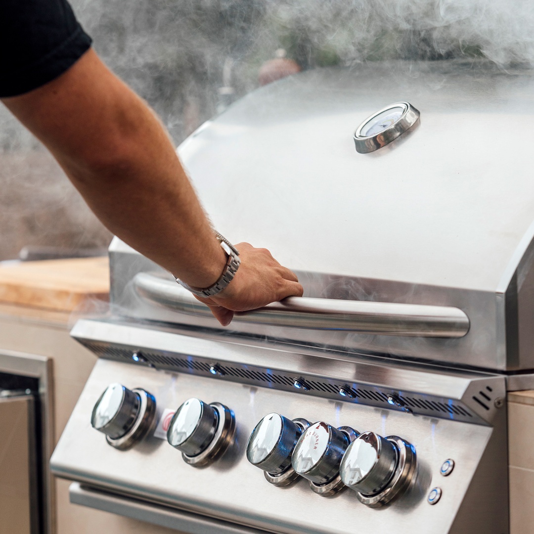 Woodland_Direct's tweet photo. Upgrade your outdoor menu with the Summerset Sizzler Pro Built-In Gas Grill to whip up whatever you're craving, day or night.

https://t.co/5rcQEdB5Kk https://t.co/rH9QfE1E06