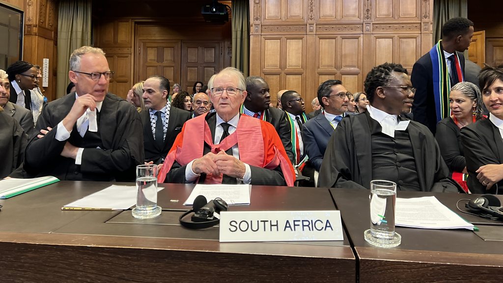 South Africa is accusing Israel of genocide against Gaza.   
Israel says the claims are baseless, but <a href="/Zwandid/">Zane Dangor</a> says they were “compelled” to take action
🎧 bbc.in/3O3mlvp
📻 Africa Daily pod bbc.in/3RQDXMh