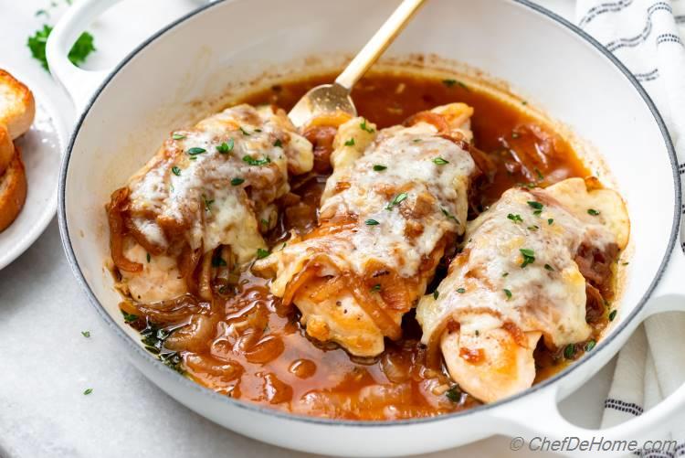 French Onion Soup Chicken
👉chefdehome.com/recipes/992/fr…

A delicious low-carb dinner with our French Onion Chicken bake!  Savor the taste of juicy chicken breasts cooked in rich French Onion Soup broth. It's a comforting, one-pan delight.   #LowCarbDinner #ChickenRecipe