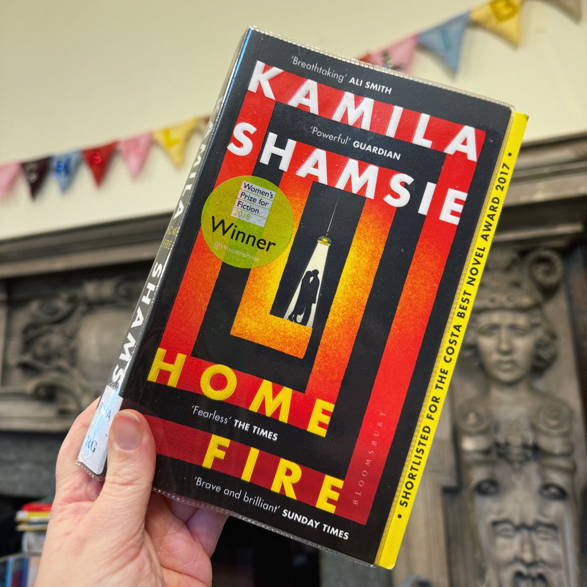 The #CharltonLibrary morning Reading Group enjoyed discussing this month’s book ‘Home Fire’ by @kamilashamsie last week! 📖 This group is full, but our evening group has space for new members! We have a great chat, as well as have drinks + biscuits! ☕️🍪 #LoveYourLibrary