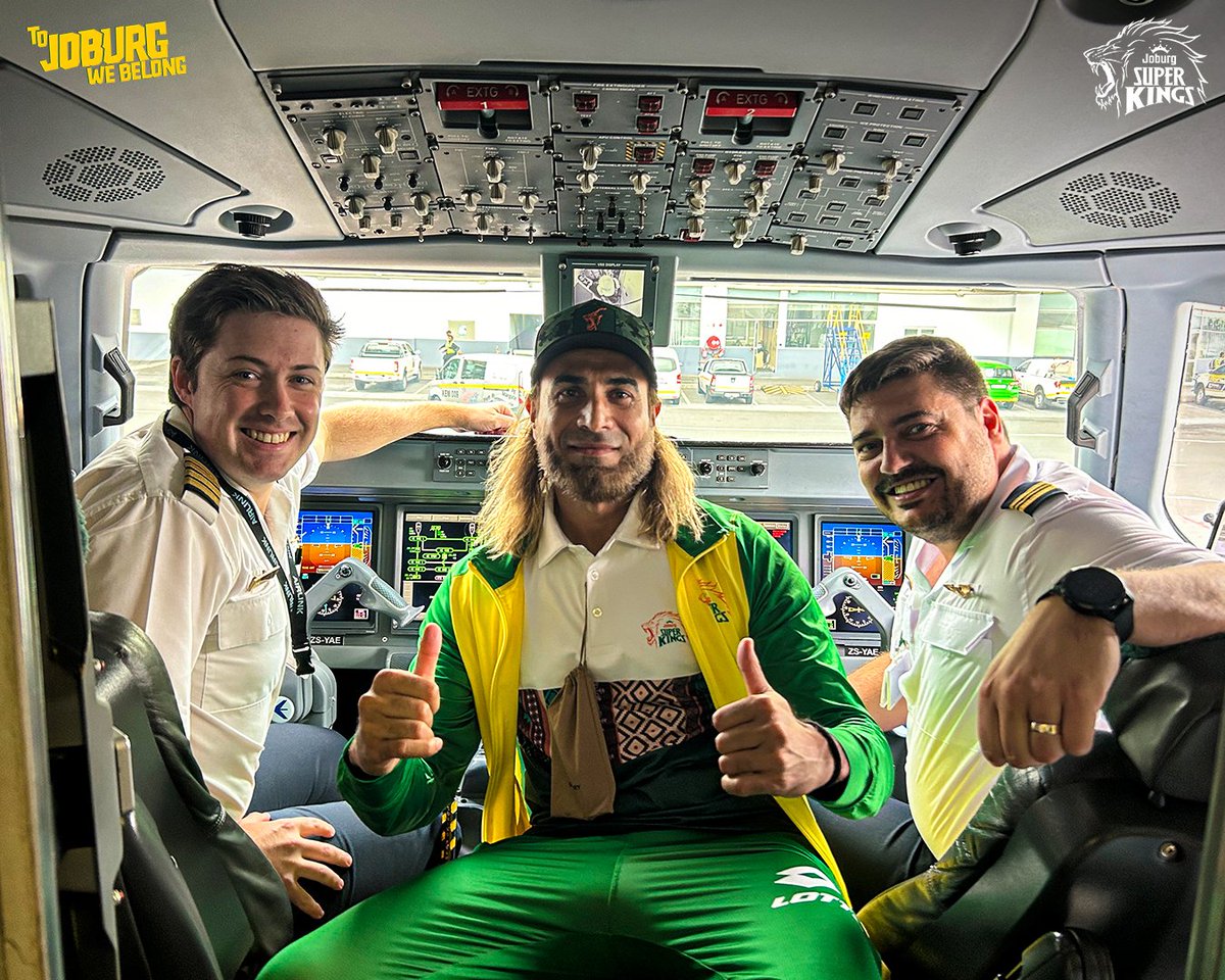 JSKSA20's tweet photo. Co-Pilot Tahir reporting! ✈️🫡

#WhistleForJoburg #ToJoburgWeBelong #SA20 @Fly_Airlink https://t.co/yVbGQdse3b