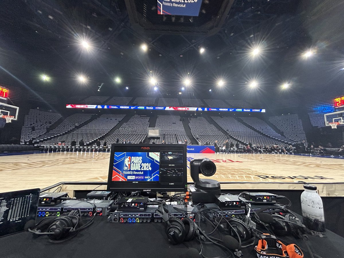 JMonclar's tweet photo. Joli spot 🙏🏼🏀 à ce soir🤛🏼🕶 20hbeIN1 #CavsvsNets #NBAParisGame https://t.co/CTTExKIzaK