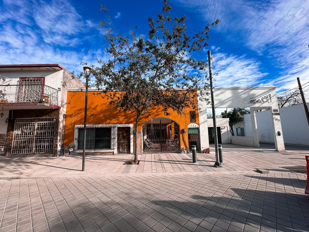 El Casco San Pedro en su mejor versión.

La calle independencia ya sin cables y con las calles renovadas luce nuestras fachadas norestense, dando la sensación de un hermoso pueblo mágico de México.