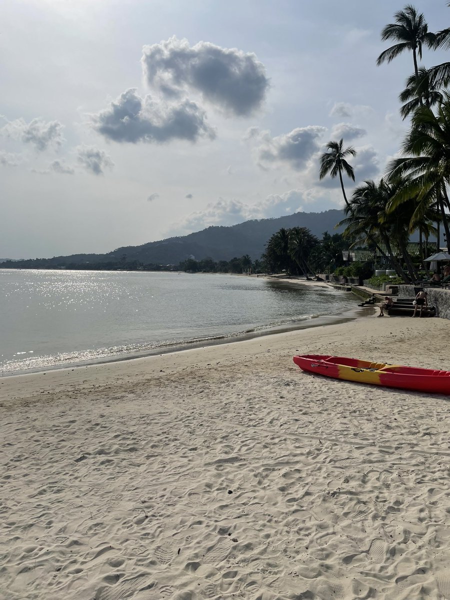 AndyKenton's tweet photo. 2 weeks in Thailand,Bangkok,Phuket,koh samui..WOW..definitely be back,long journey home now though https://t.co/elf78N8FMO