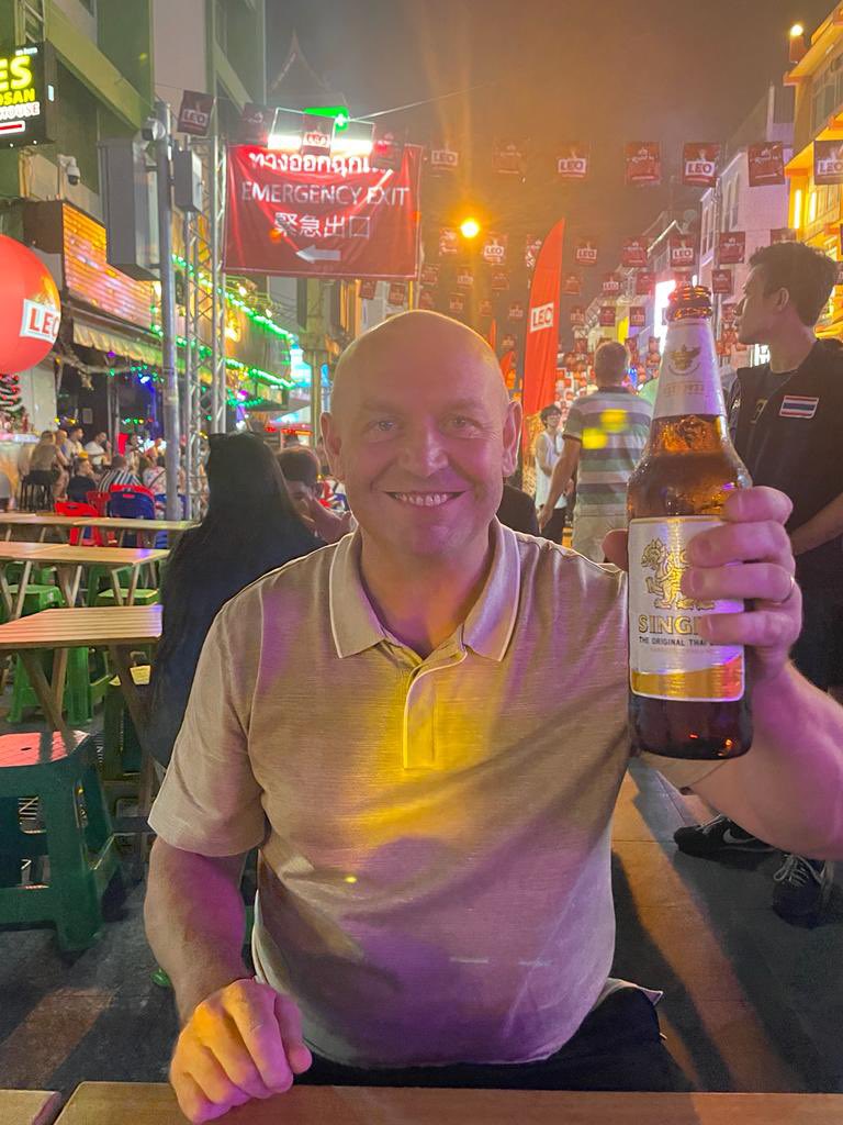 AndyKenton's tweet photo. 2 weeks in Thailand,Bangkok,Phuket,koh samui..WOW..definitely be back,long journey home now though https://t.co/elf78N8FMO