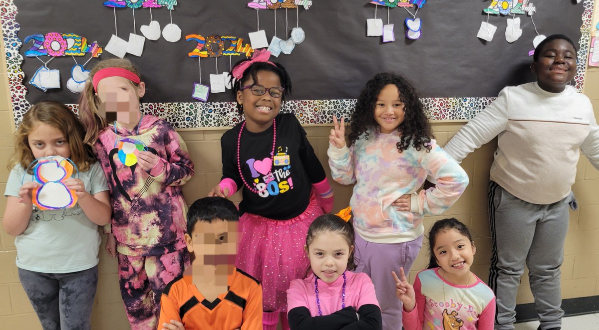 missawalter's tweet photo. 2nd Grade is Feeling Totally Rad celebrating the 80th Day of School! ⚡️💚🎶 @HTSD_YardHts @WeAreHTSD https://t.co/tSBpPbSlyx