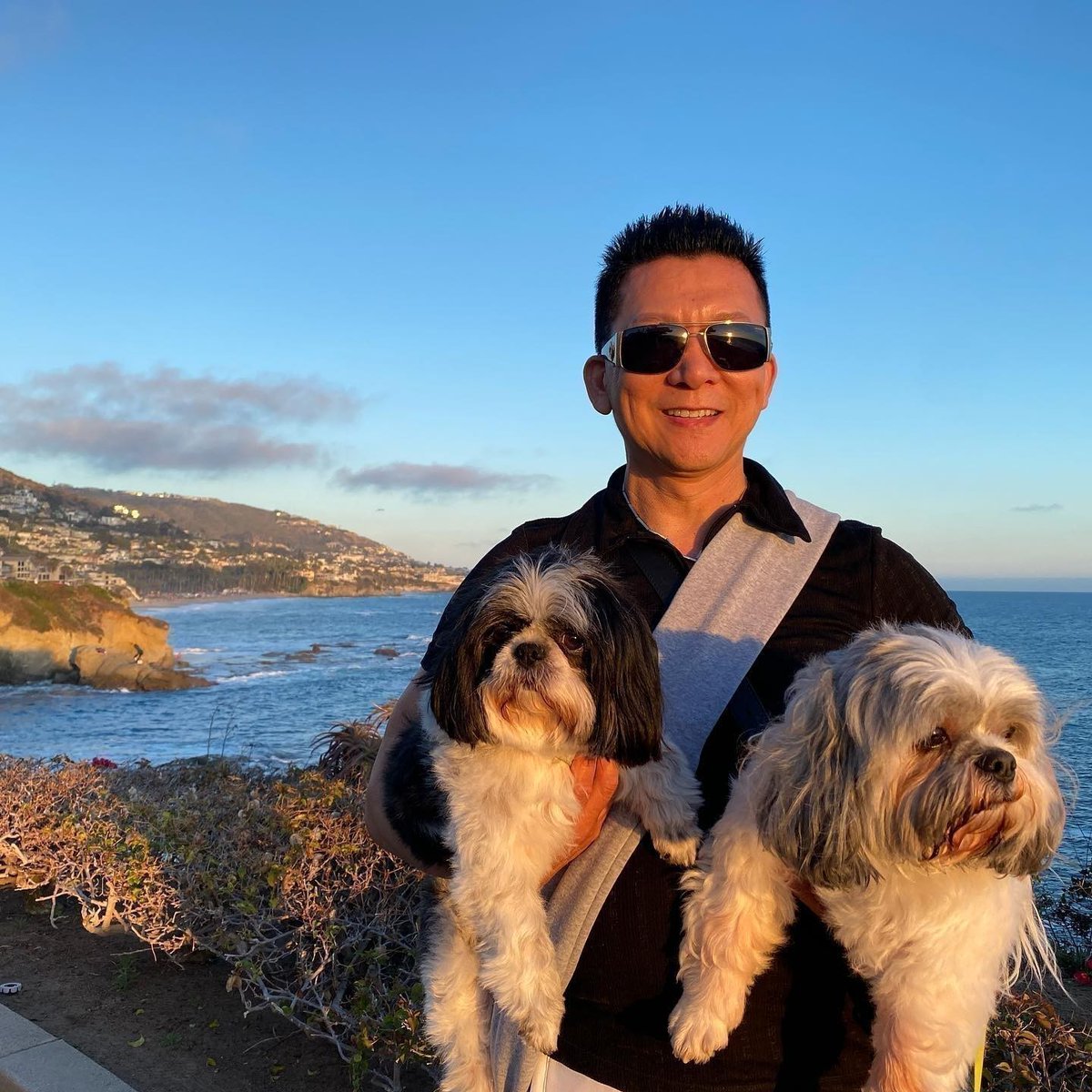 charles_exp's tweet photo. The Beverly Hills Real Estate Broker That Sold Over 600 Properties
Read article here: https://t.co/G2HsWTRD0V
Call or Text Me For Your Buying and Selling Experience: 310-622-3663
#article #realestatebroker #buyingahome #homebuying #negotiating #housingtips #BeverlyHills https://t.co/s7b0BgJNFq