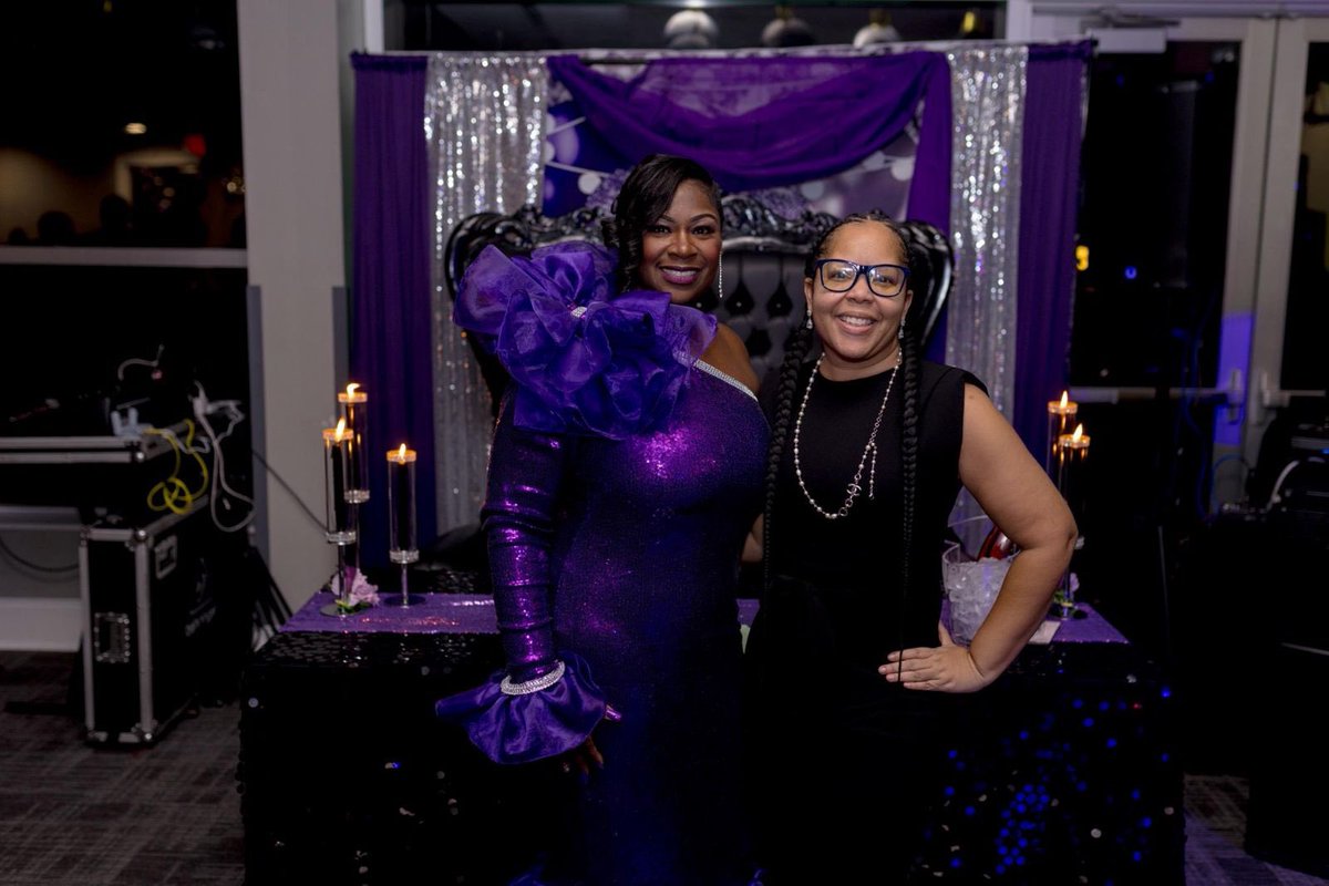GasawaySisters's tweet photo. Happy Birthday to my 50 sumthin’ Big Cousin Reece!!! #happybirthday #cousinlove #50sandfabulous #thegasawaysisters https://t.co/f2WfPLwVka