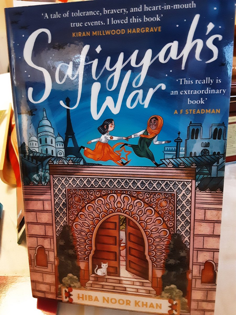 Sobbing at my current read, #SafiyyahsWar, set in Paris in 1940. 'The cries from broken hearts only speak one language. Their screams echo up to the heavens like no other sound. My Lord, grant ease to the broken-hearted.' Grant, too, that we might know peace now.

@HibaNoorKhan1