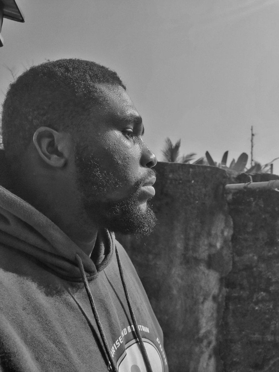 Ayam_Dayveed's tweet photo. Hi, My name is David. 
I am an all round content creator/marketer/developer with special interest and specialization in the written form of content creation. 

I've always envisioned myself as a god, one who can create, make and also mar just by putting down my pen on paper. https://t.co/tARisuvfoX