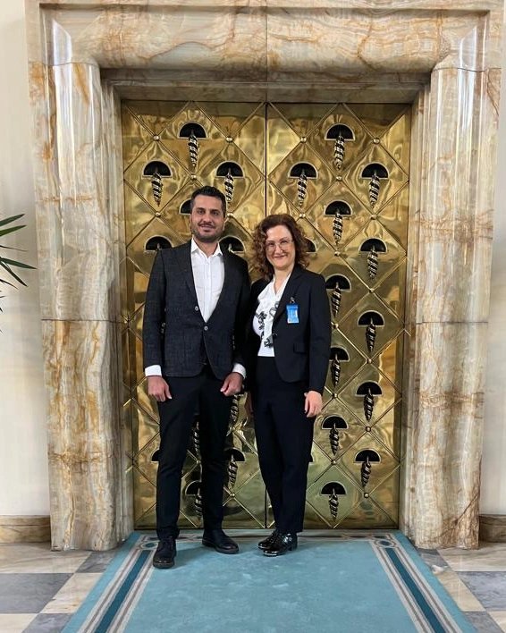 Ak Parti Grup Başkanı Sayın Abdullah Güler ile TFD Başkanı Prof.Dr.Fzt.<a href="/TLNDGR/">TÜLİN AKÇAY DÜGER</a>  ve Uzm.Fzt. <a href="/_zaferaksungur/">Zafer AKSUNGUR</a>  bir araya gelmiş, TFD tarafından hazırlanan dosya, Sayın Güler'e teslim edilmiştir.
<a href="/Akparti/">AK Parti</a> Grup Başkanı Sayın <a href="/avabdullahguler/">Abdullah Güler</a> 'e misafirperverliği için teşekkür ederiz.